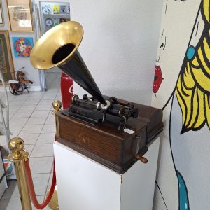 1905 Edison Home Phonograph