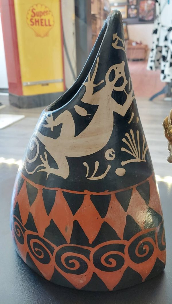 Lizard Vase